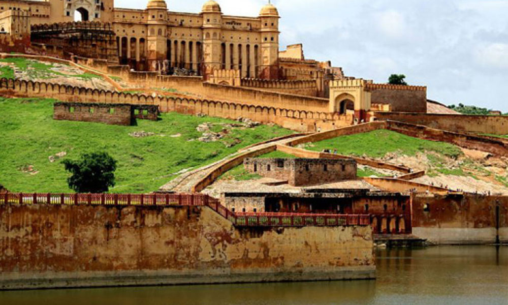 Best rated family hotel in Jaipur | Nearby Attractions | Best Family Hotel in Bani park area in Jaipur